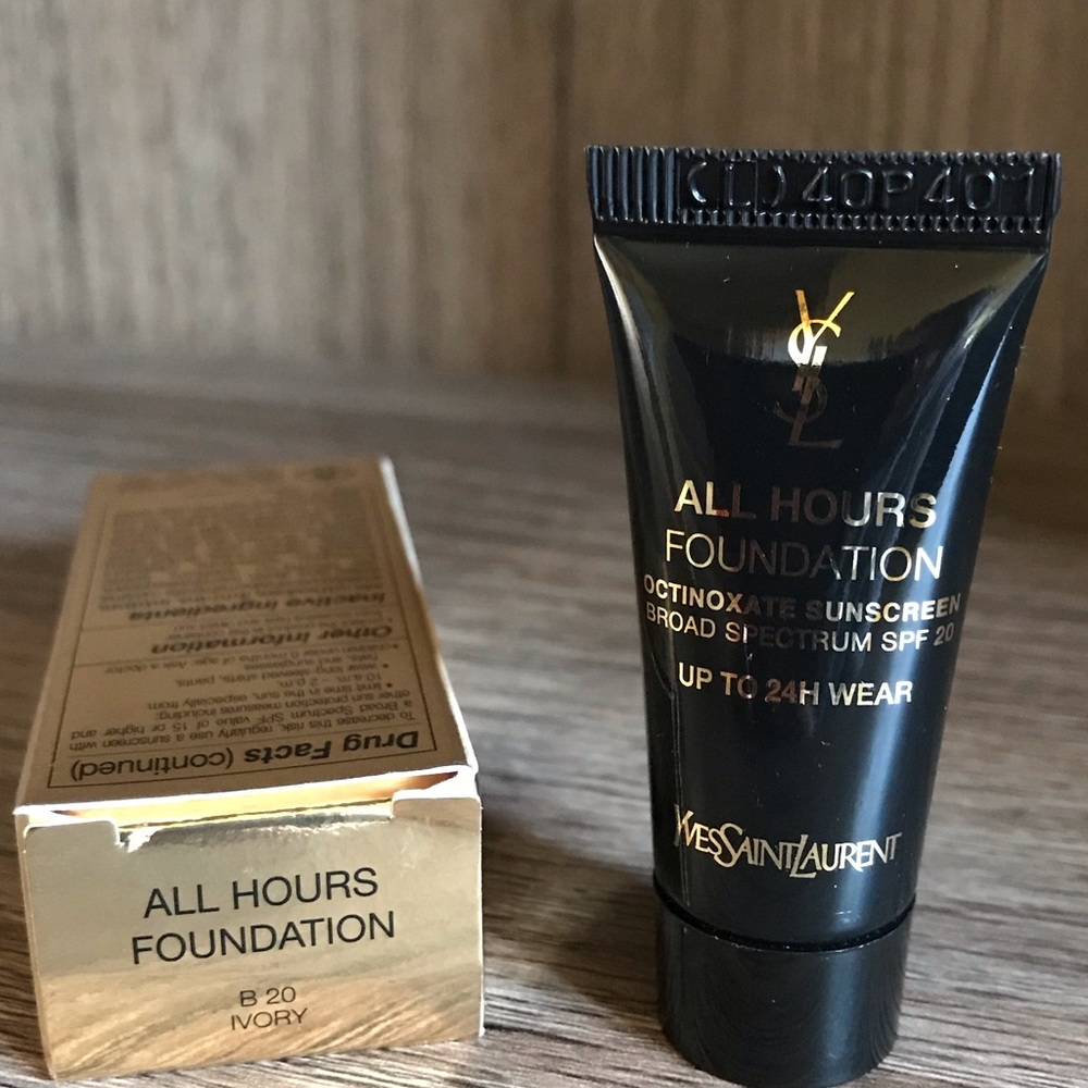 Yves Saint Laurent Foundation Mini